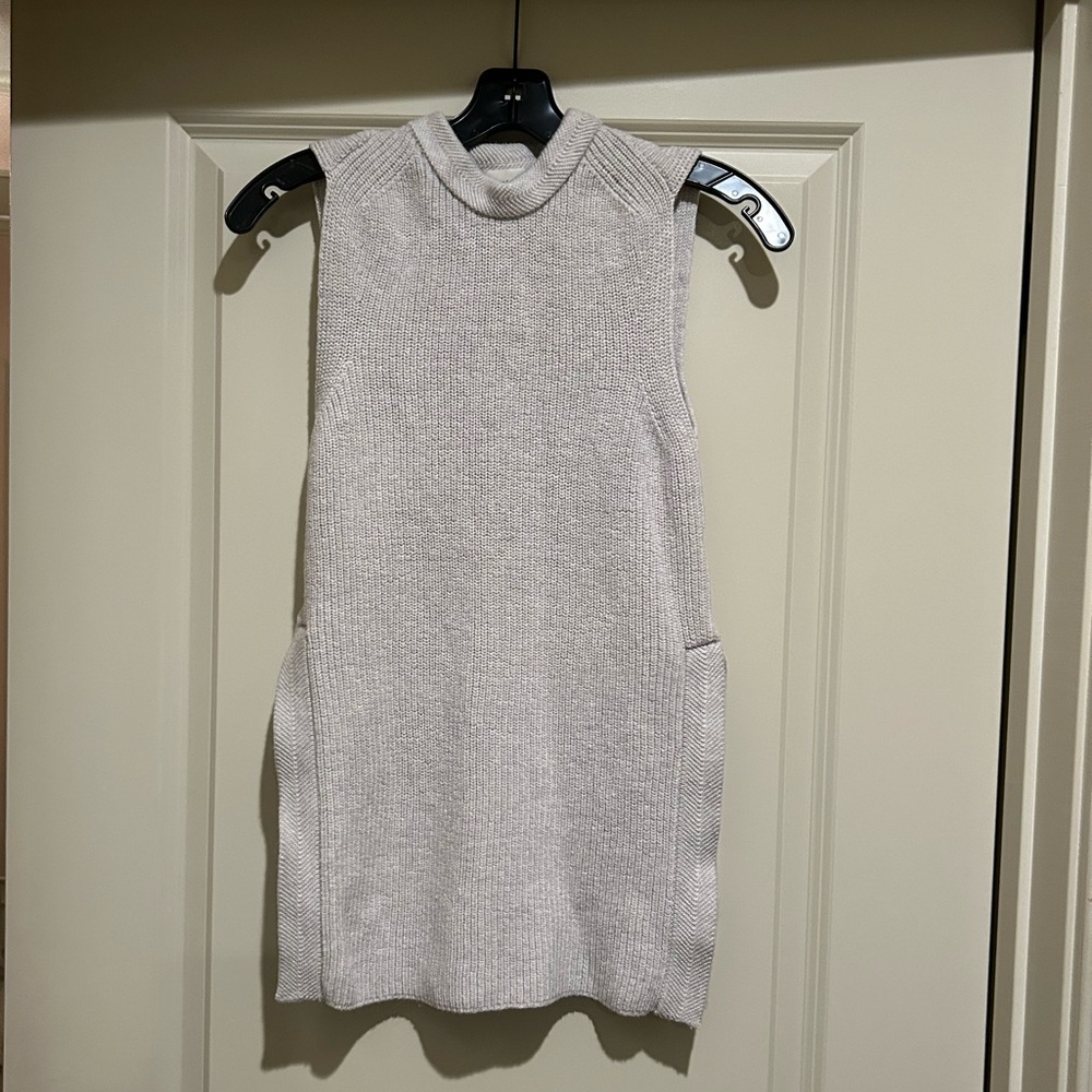 Aritzia Sleeveless Sweater